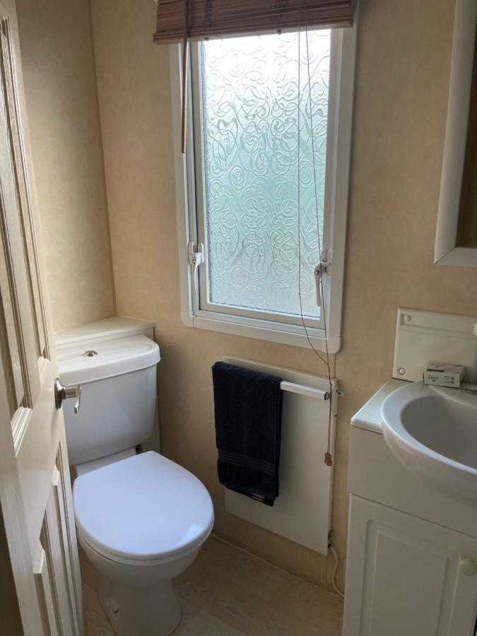 Beautiful 2-Bed Static Caravan ニュートン・スチュワート エクステリア 写真